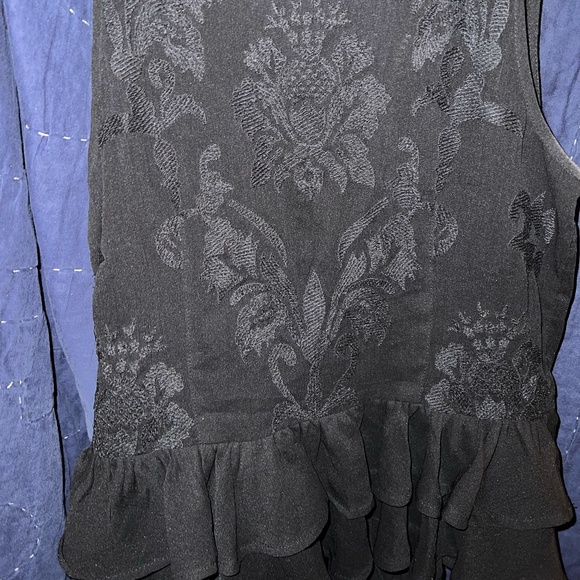 GUESS PEPLUM TOP - Picture 2 of 4